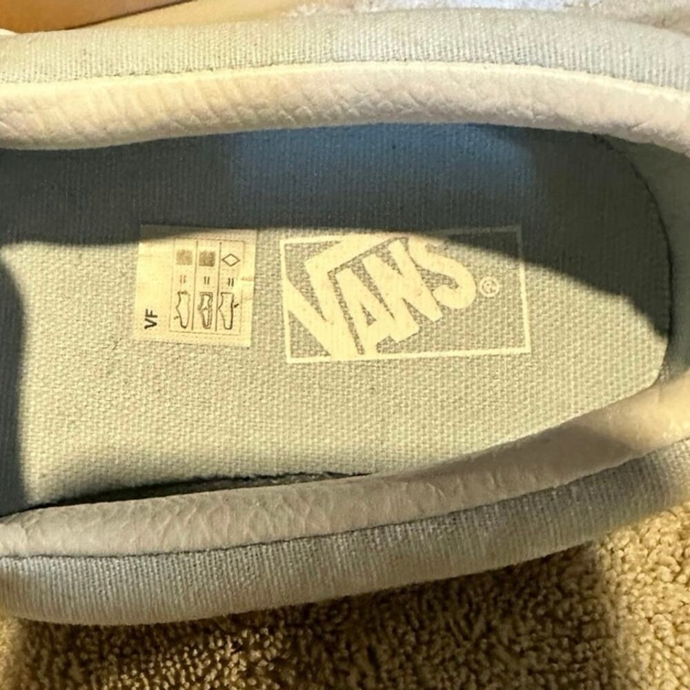 VANS SLIP-ON LIGHT BLUE SEQUINED RAINBOW ON FRONT WOMENS 8.5 JUNIORS 7 EU 39 - Picture 11 of 13